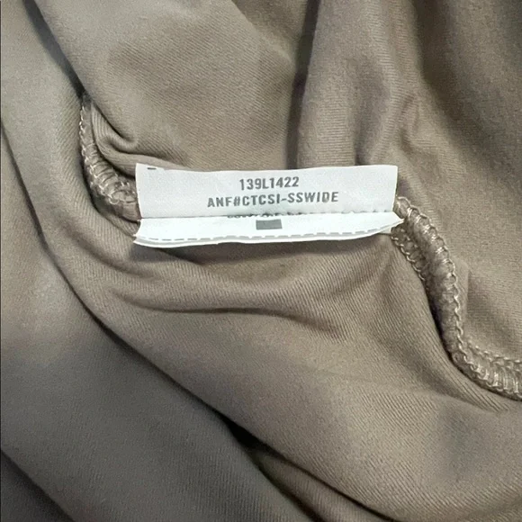 Abercrombie & Fitch Seamless short sleeve size S - Picture 7 of 7